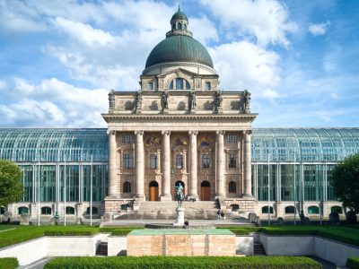 Сградата на канцлерството, която се намира в центъра на Мюнхен, Германия