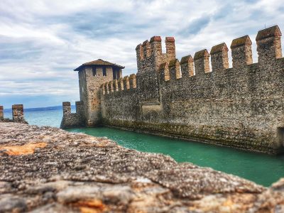 ekskurziq_do_sirmione Крепост в град Сирмеоне, Италия