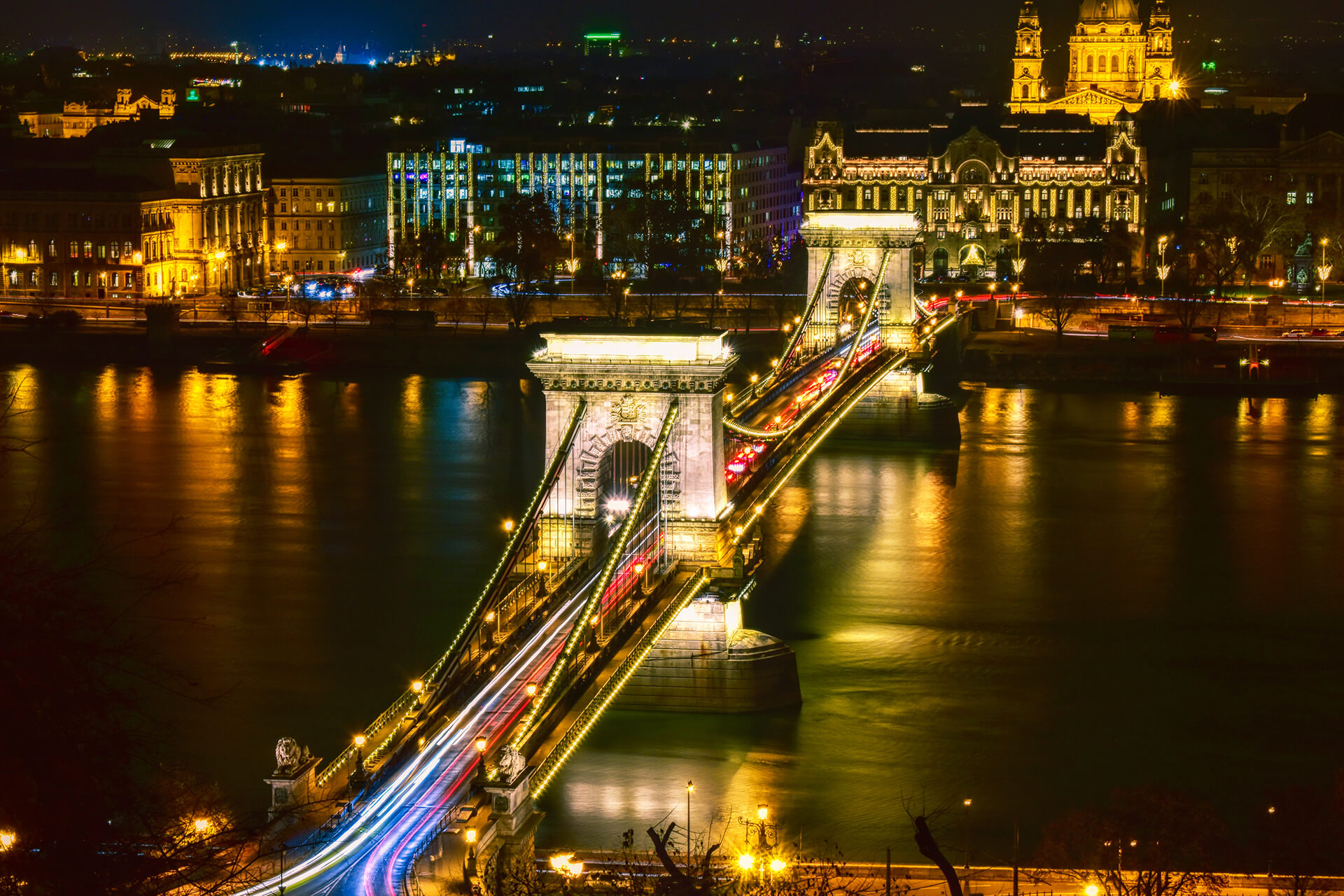 Нощна снимка на Будапеща