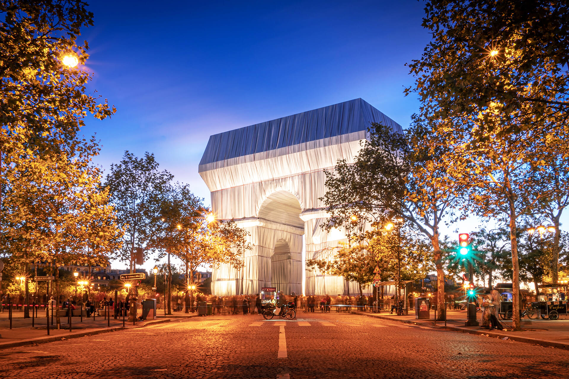 Посещение на Триумфалната Арка в Париж