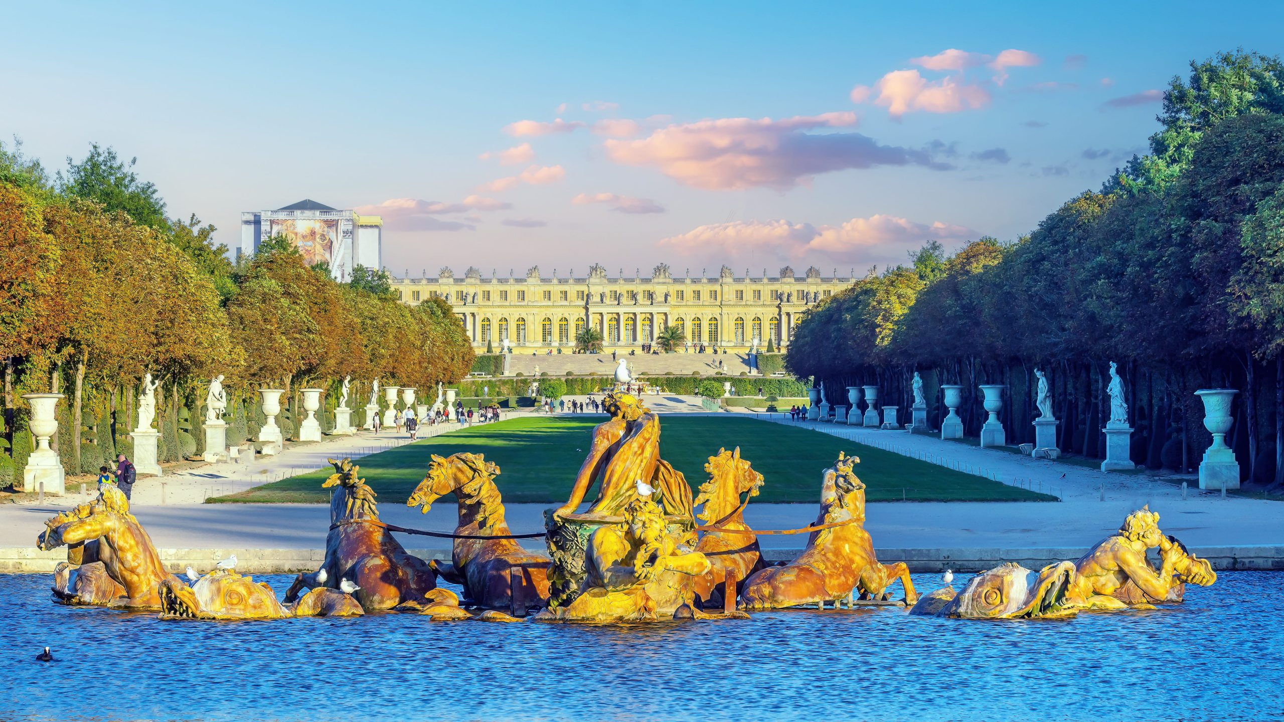 Версайски дворец, Париж
